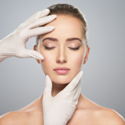 Choisir la meilleure option entre le Botox et l’acide hyaluronique