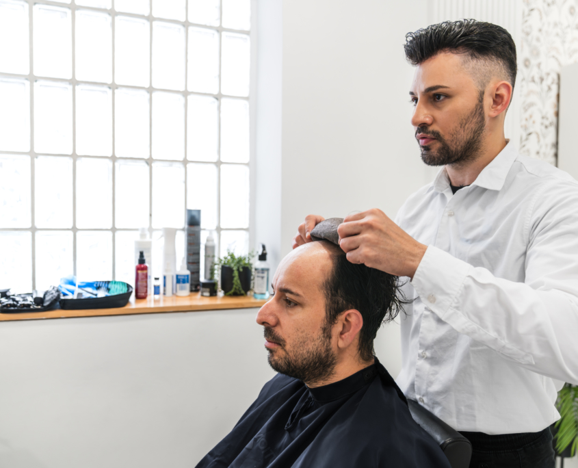 Prothèses capillaires sur mesure à la Clinic Lémanic